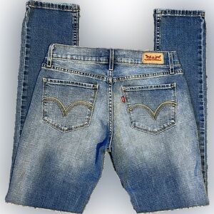 Levi’s 524 Skinny Size 5R denim blue jeans low rise - 5 pockets
